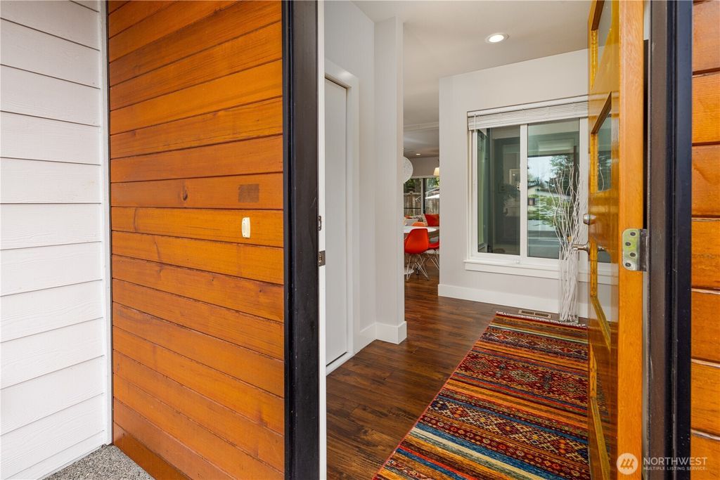 Photo of 13114 SE 219th Place, Kent, WA 98031 (MLS # 2510921)