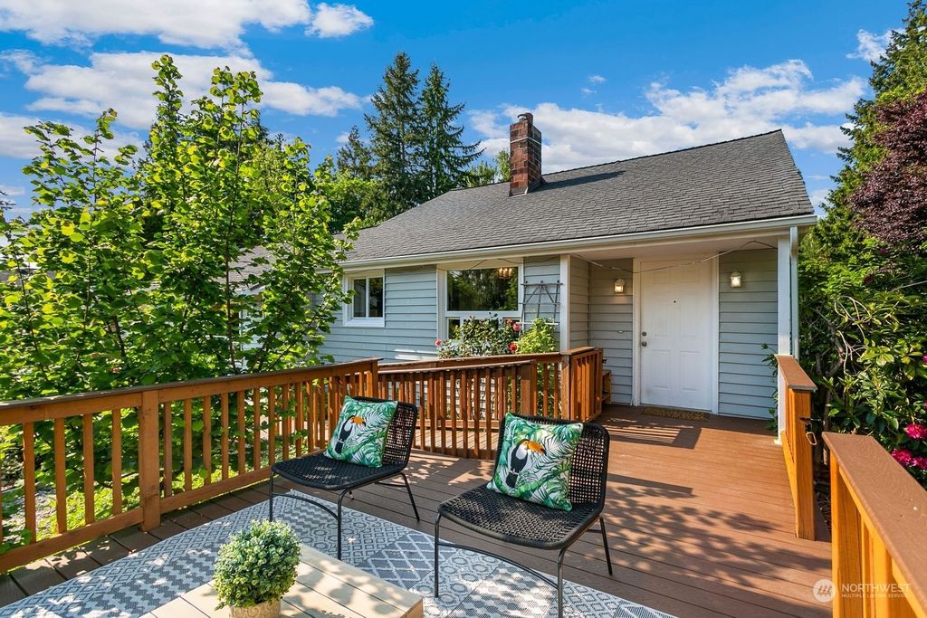 Photo of 3910 NE 135th Street, Seattle, WA 98125 (MLS # 2071402)