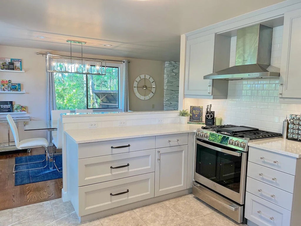 Photo of 9550 132nd Avenue SE, Renton, WA 98059 (MLS # 2595962)