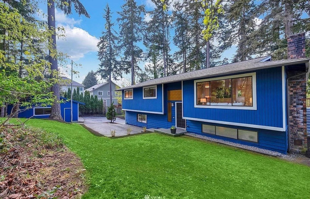 Photo of 9550 132nd Avenue SE, Renton, WA 98059 (MLS # 2595962)