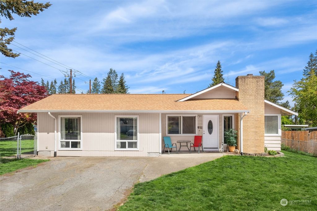 Photo of 931 143rd Street SW, Lynnwood, WA 98087 (MLS # 2233126)