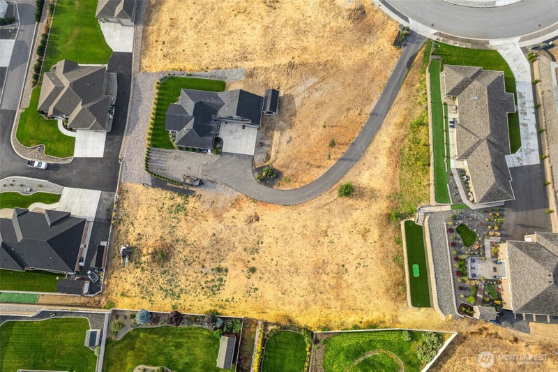 874 Autumn Crest Drive
