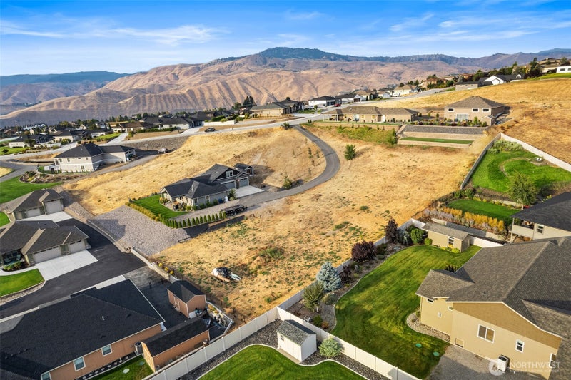 874 Autumn Crest Drive