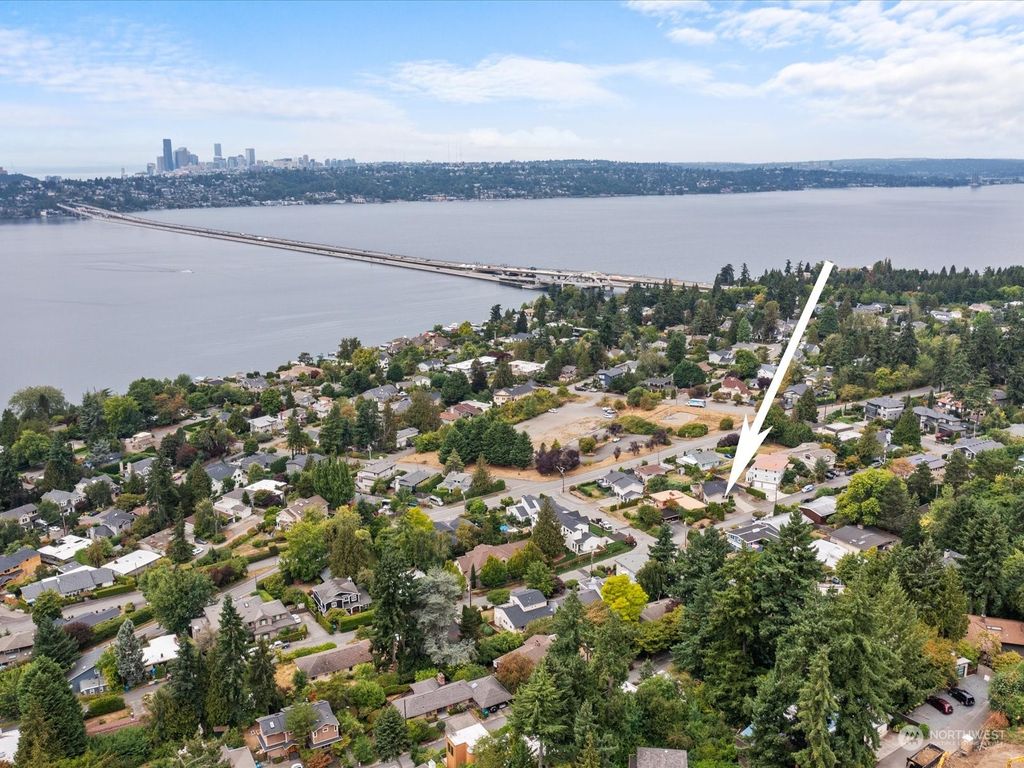 Photo of 2835 67th Avenue SE, Mercer Island, WA 98040 (MLS # 2158828)