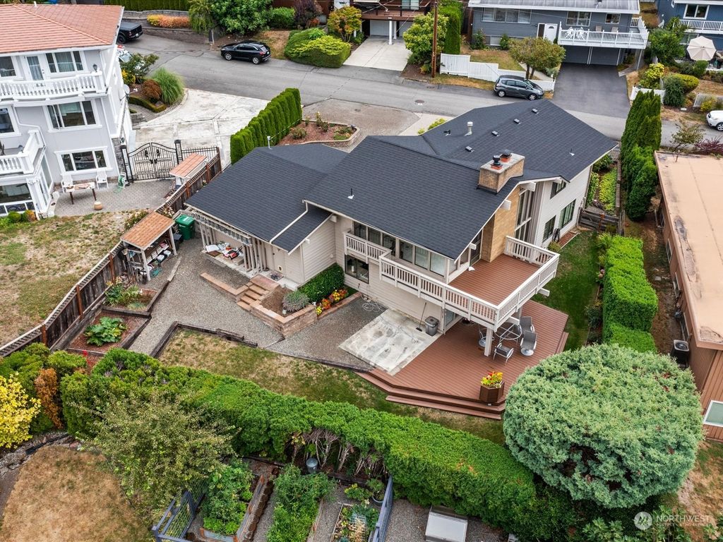 Photo of 2835 67th Avenue SE, Mercer Island, WA 98040 (MLS # 2158828)
