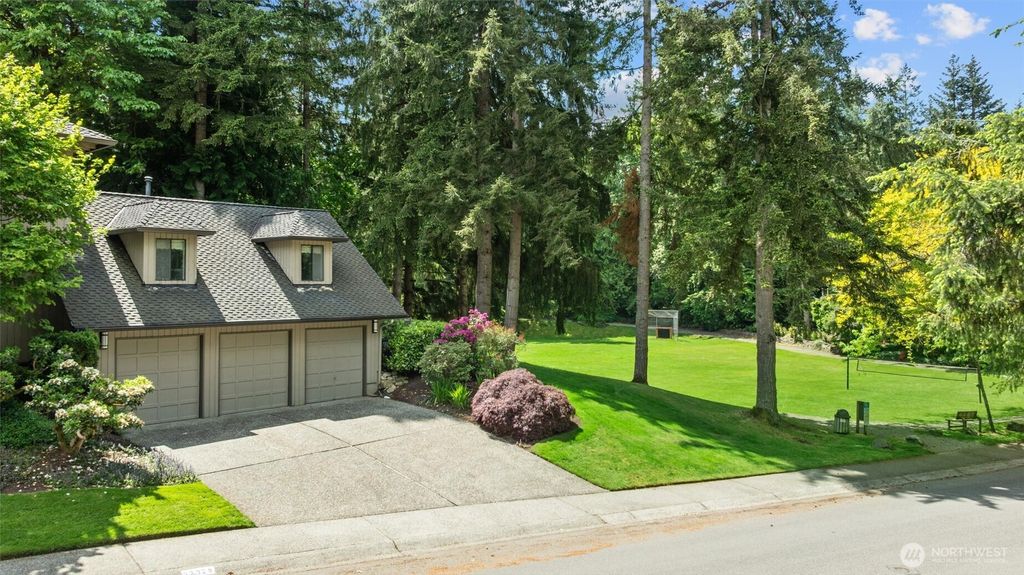 Photo of 22329 NE 28th Street, Sammamish, WA 98074 (MLS # 2518942)