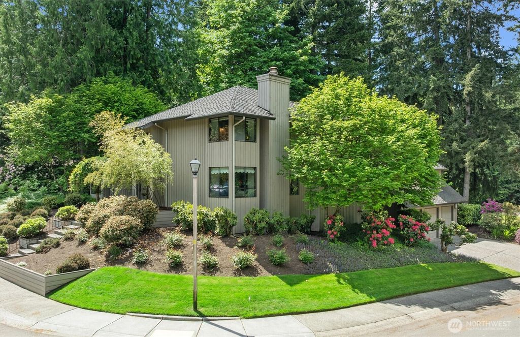 Photo of 22329 NE 28th Street, Sammamish, WA 98074 (MLS # 2518942)
