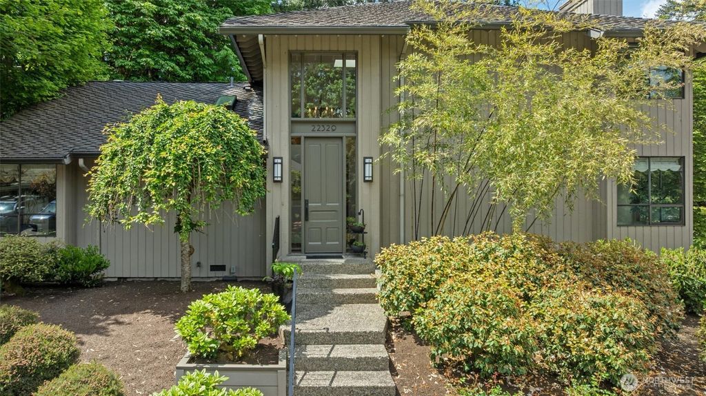 Photo of 22329 NE 28th Street, Sammamish, WA 98074 (MLS # 2518942)