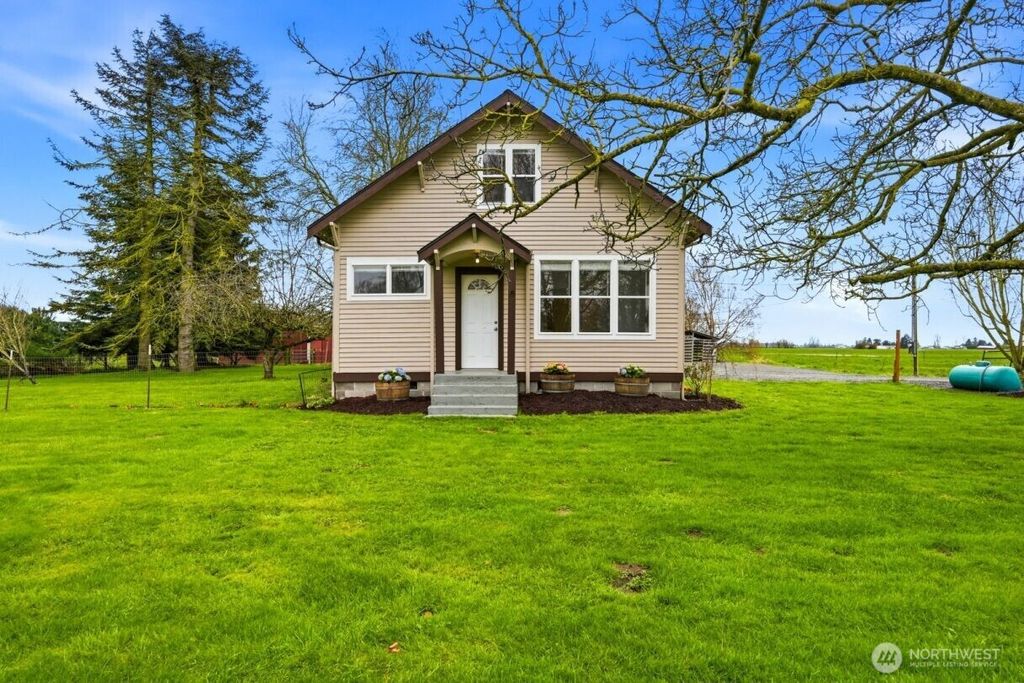 Photo of 19500 Dahlstedt Road, Burlington, WA 98233 (MLS # 2497628)