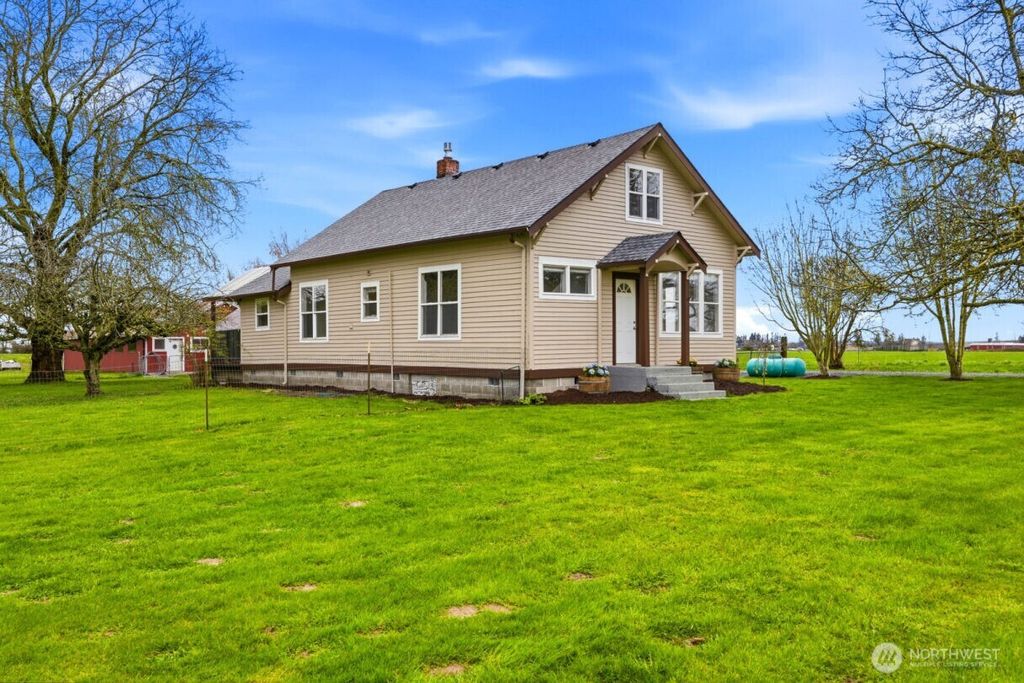 Photo of 19500 Dahlstedt Road, Burlington, WA 98233 (MLS # 2497628)