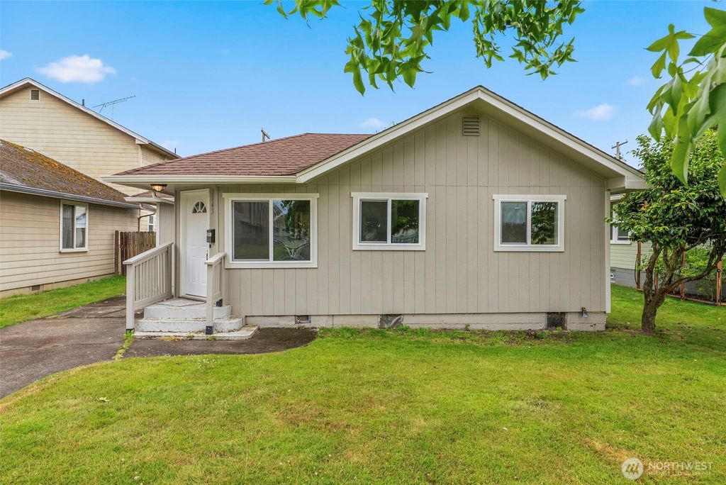 Photo of 2843 Hemlock Street, Longview, WA 98632 (MLS # 2548881)