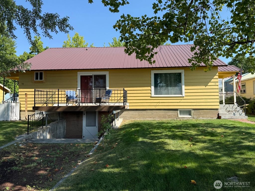 Photo of 18 Cherry Avenue W, Omak, WA 98841 (MLS # 2464403)