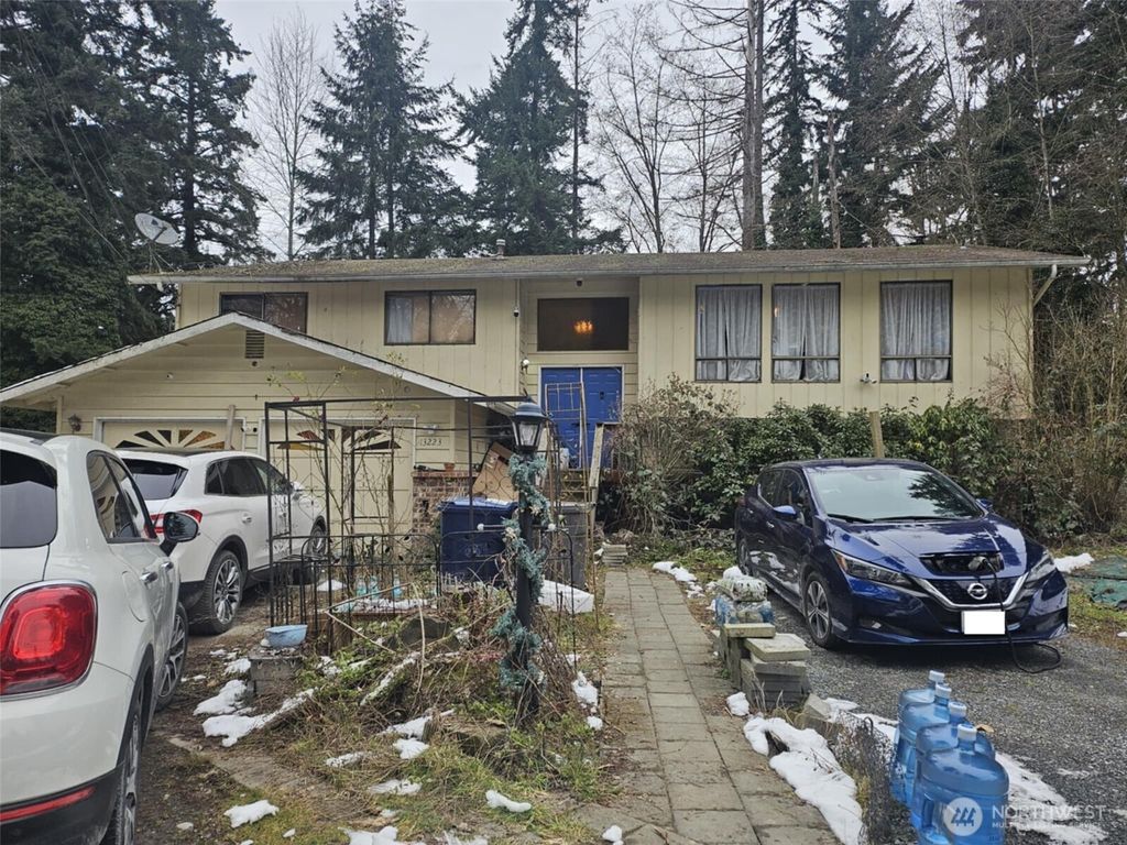 Photo of 13223 16th Avenue W, Lynnwood, WA 98087 (MLS # 2333065)