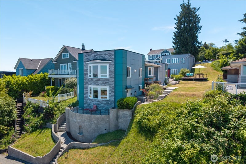 2726 N 30th Street