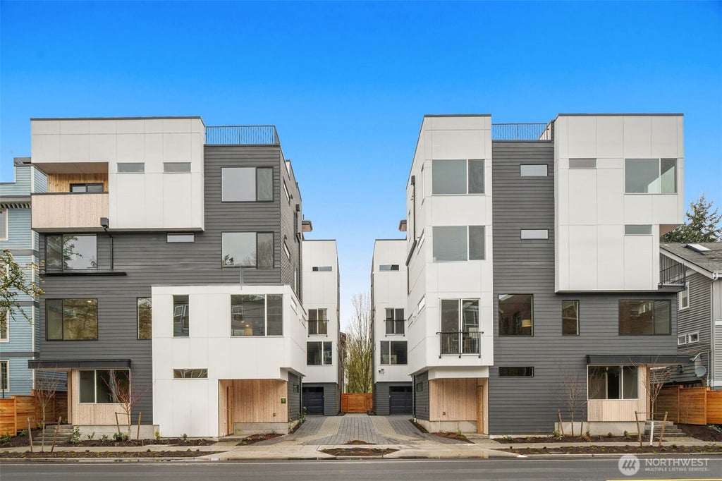 Photo of 1127 C 10th Avenue E, Seattle, WA 98102 (MLS # 2548968)