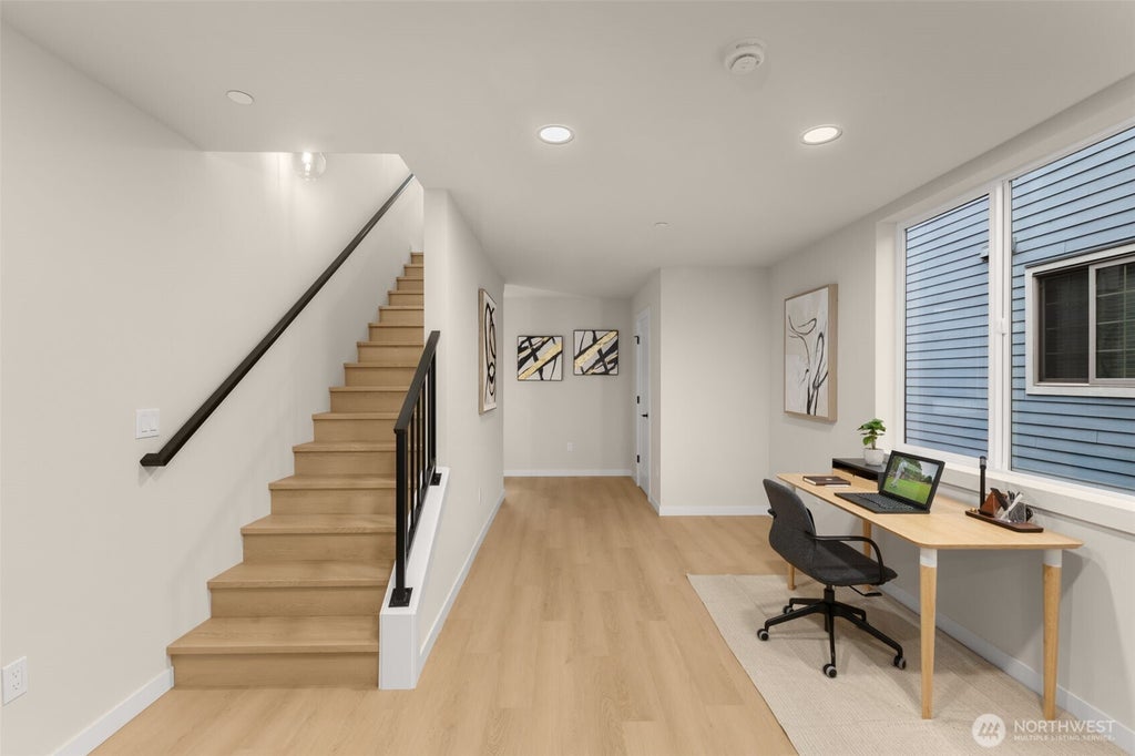 Photo of 1127 C 10th Avenue E, Seattle, WA 98102 (MLS # 2548968)