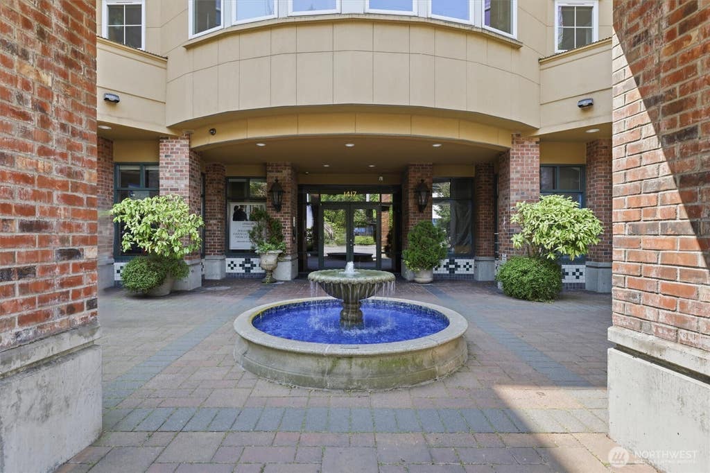 Photo of 1417 Queen Anne Avenue N #303, Seattle, WA 98109 (MLS # 2557598)