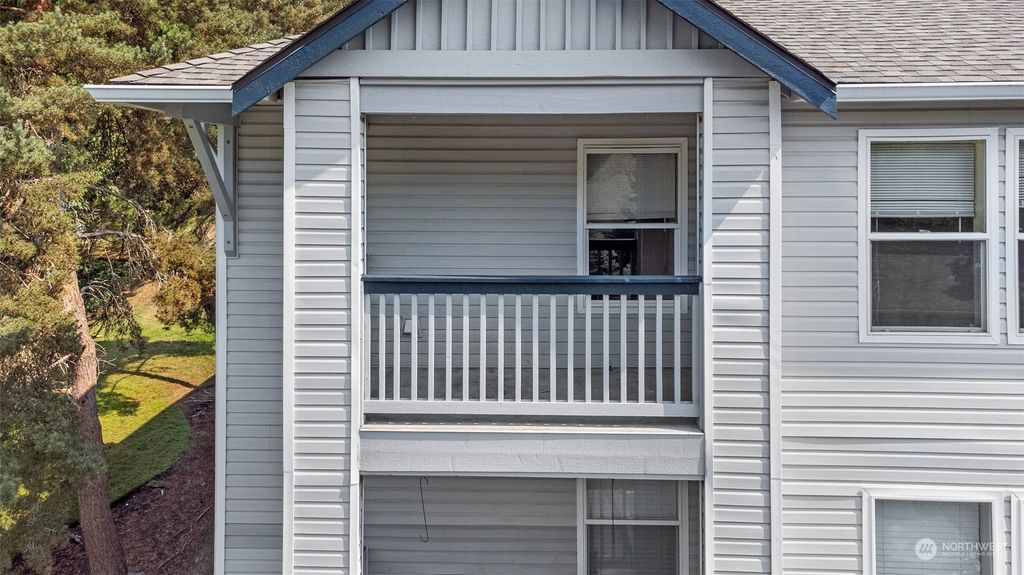 Photo of 33020 10th Avenue SW #J301, Federal Way, WA 98023 (MLS # 2156024)