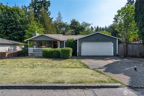 Photo of 2313 Lincoln Avenue SE, Port Orchard, WA 98366 (MLS # 2432401)