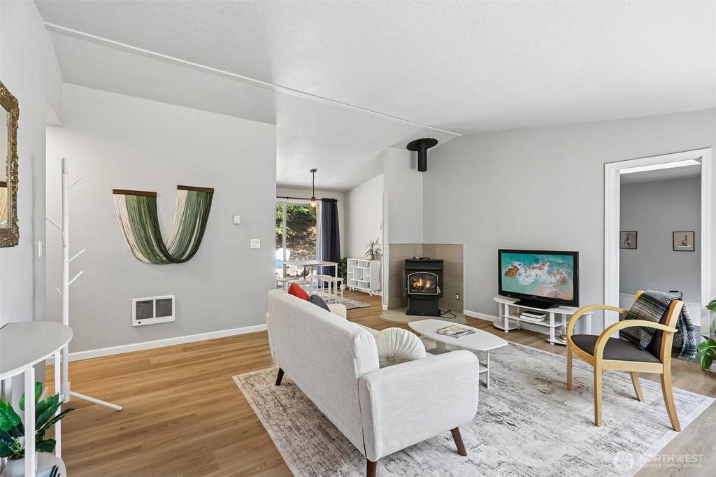 Photo of 814 S Davies Road, Lake Stevens, WA 98258 (MLS # 2574204)