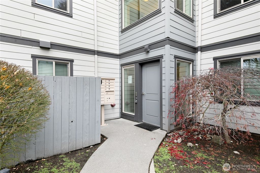 Photo of 3204 81st Place SE #B202, Mercer Island, WA 98040 (MLS # 2458932)