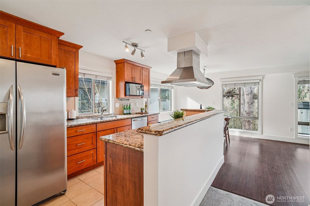 Photo of 3204 81st Place SE #B202, Mercer Island, WA 98040 (MLS # 2458932)