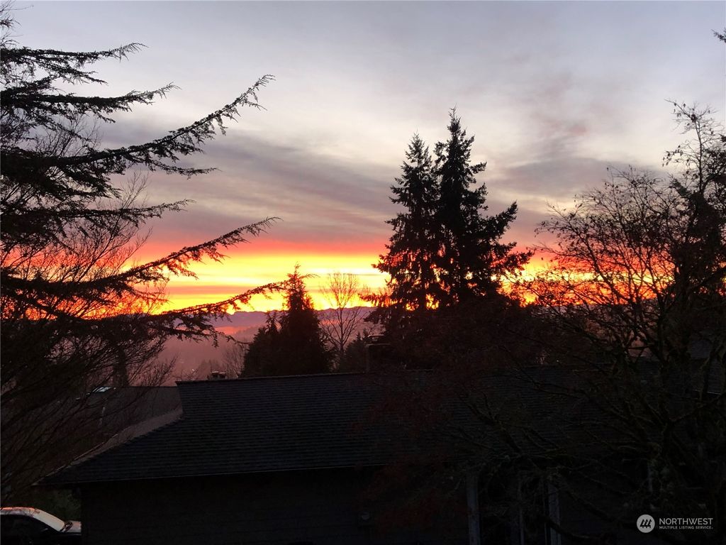 Photo of 9523 NE 137 Street, Kirkland, WA 98034 (MLS # 2318921)