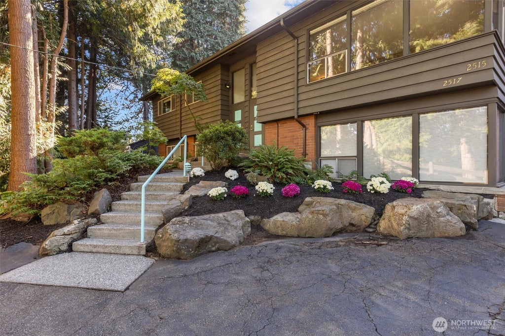 Photo of 2515 NE 106th Place, Seattle, WA 98125 (MLS # 2585412)