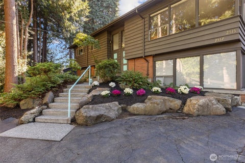 Photo of 2515 NE 106th Place, Seattle, WA 98125 (MLS # 2585412)