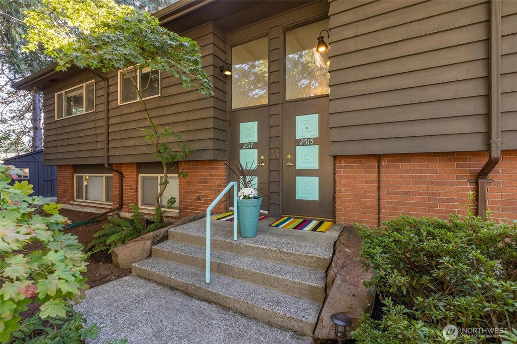 Photo of 2515 NE 106th Place, Seattle, WA 98125 (MLS # 2585412)