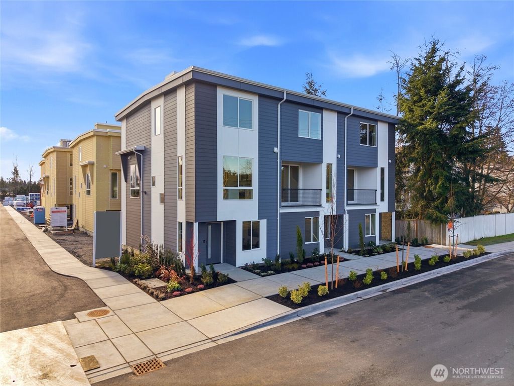 Photo of 222 124th Street SW #C2, Everett, WA 98204 (MLS # 2509597)