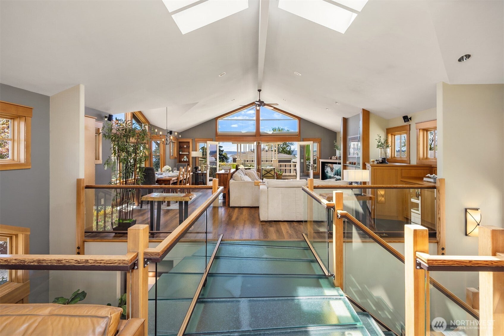 421 2nd Street W