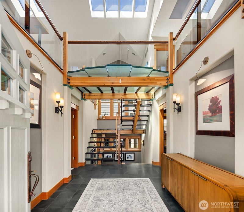 421 2nd Street W