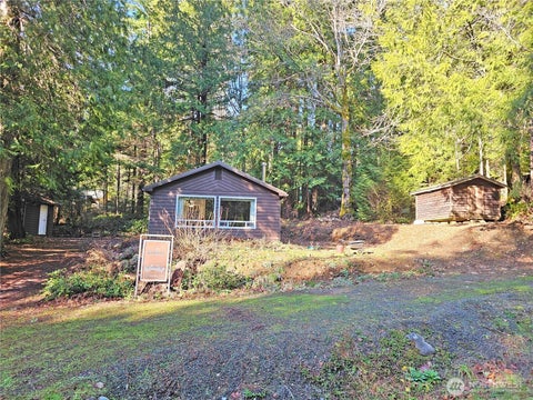 Photo of 121 Bay View Avenue Ave, Brinnon, WA 98320 (MLS # 2587600)