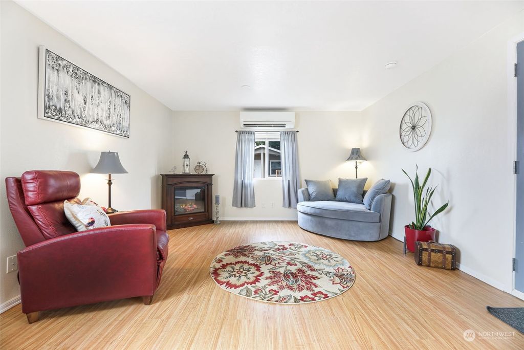 Photo of 14322 Admiralty Way #77, Lynnwood, WA 98087 (MLS # 2238125)