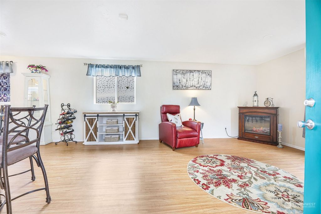 Photo of 14322 Admiralty Way #77, Lynnwood, WA 98087 (MLS # 2238125)