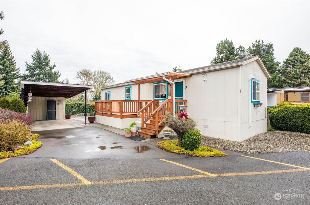 Photo of 14322 Admiralty Way #77, Lynnwood, WA 98087 (MLS # 2238125)