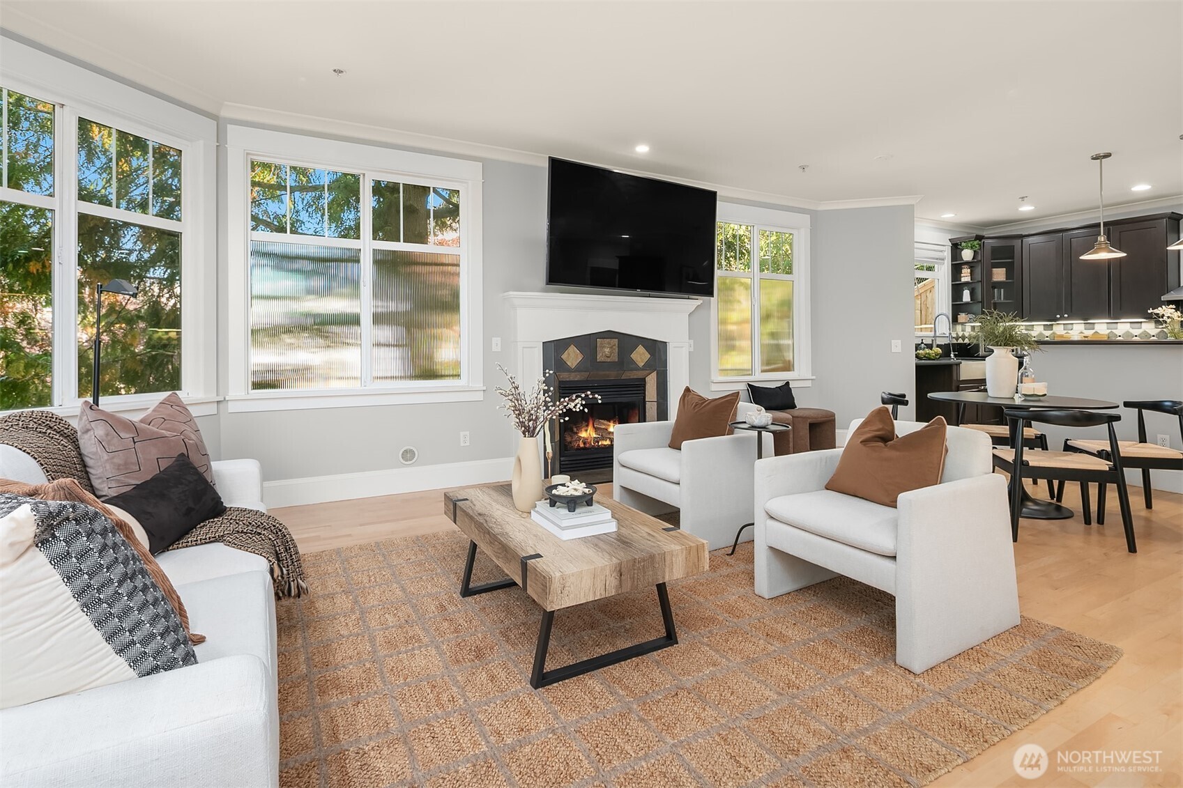 1206 E Republican Street