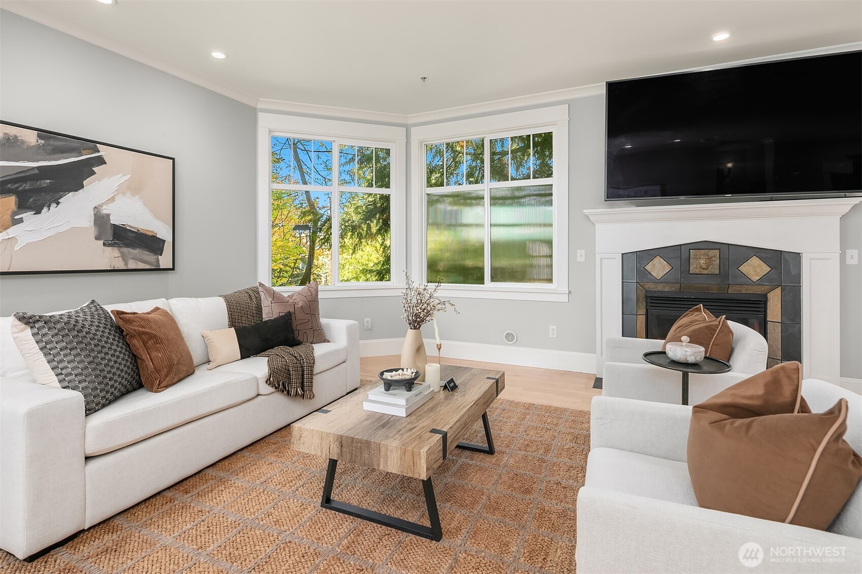 1206 E Republican Street