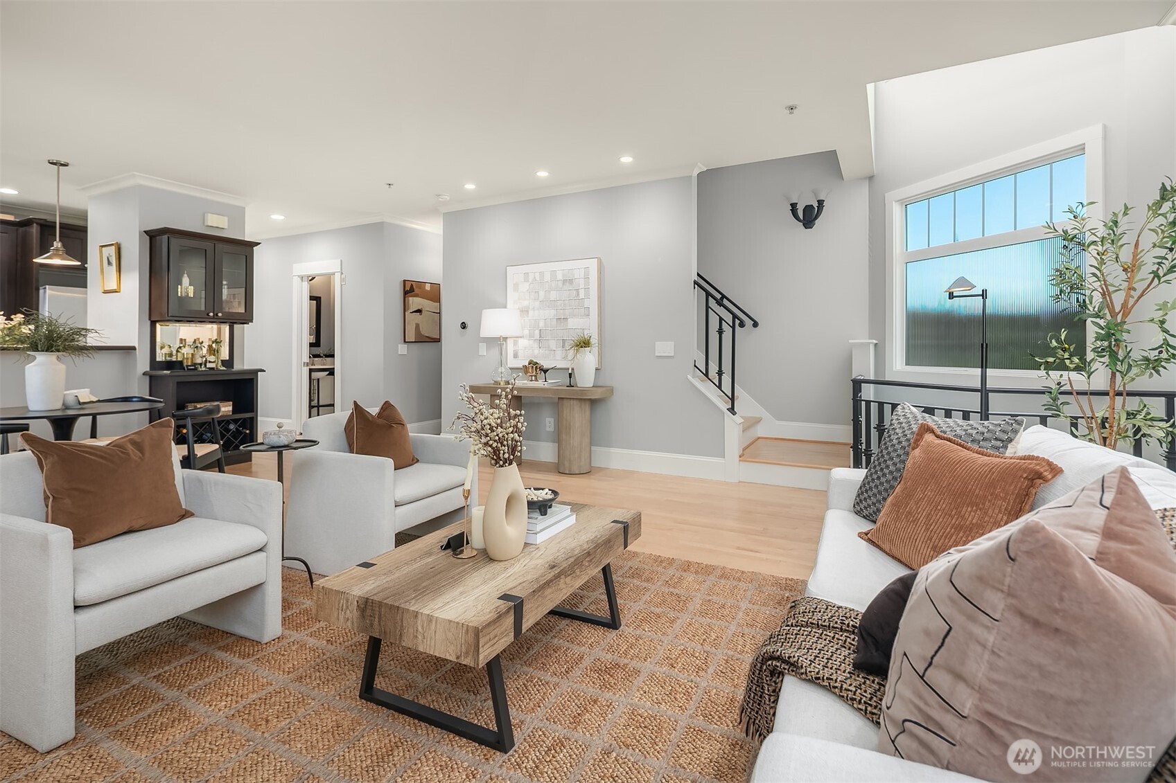 1206 E Republican Street