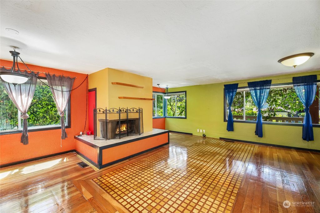 Photo of 17822 5th Avenue NE, Shoreline, WA 98155 (MLS # 2254891)
