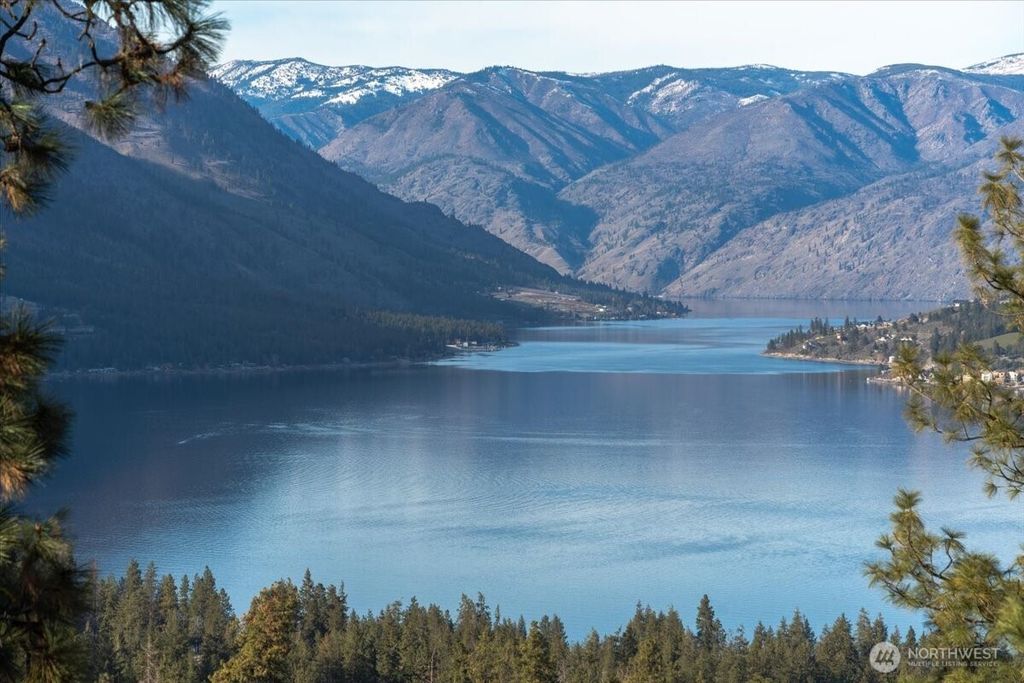 Photo of 990 Upper Ridge Road, Chelan, WA 98816 (MLS # 2513190)