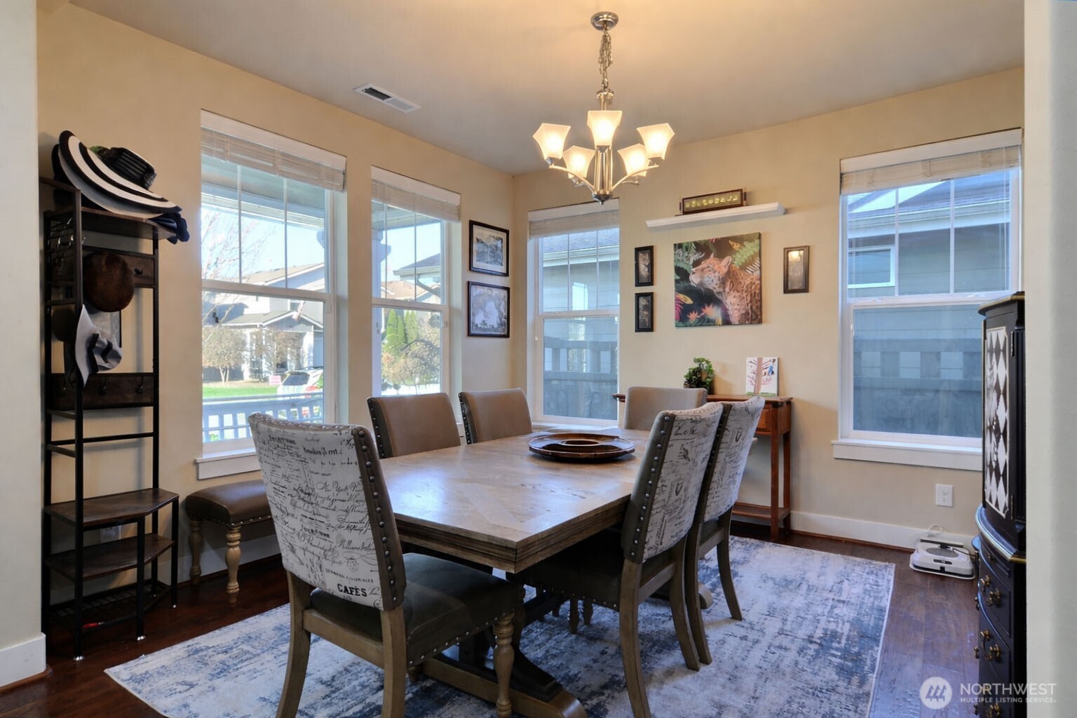 9028 Buttercup Street SE