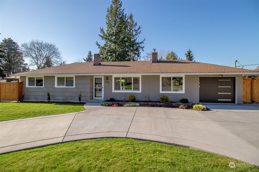 Photo of 516 S 198th Street, Des Moines, WA 98148 (MLS # 2218456)