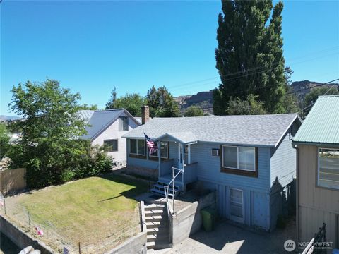 Photo of 114 Coulee Boulevard, Electric City, WA 99123 (MLS # 2344117)
