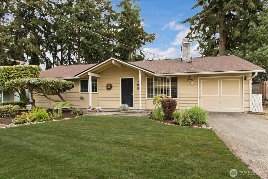 Photo of 30312 7th Avenue SW, Federal Way, WA 98023 (MLS # 2586281)