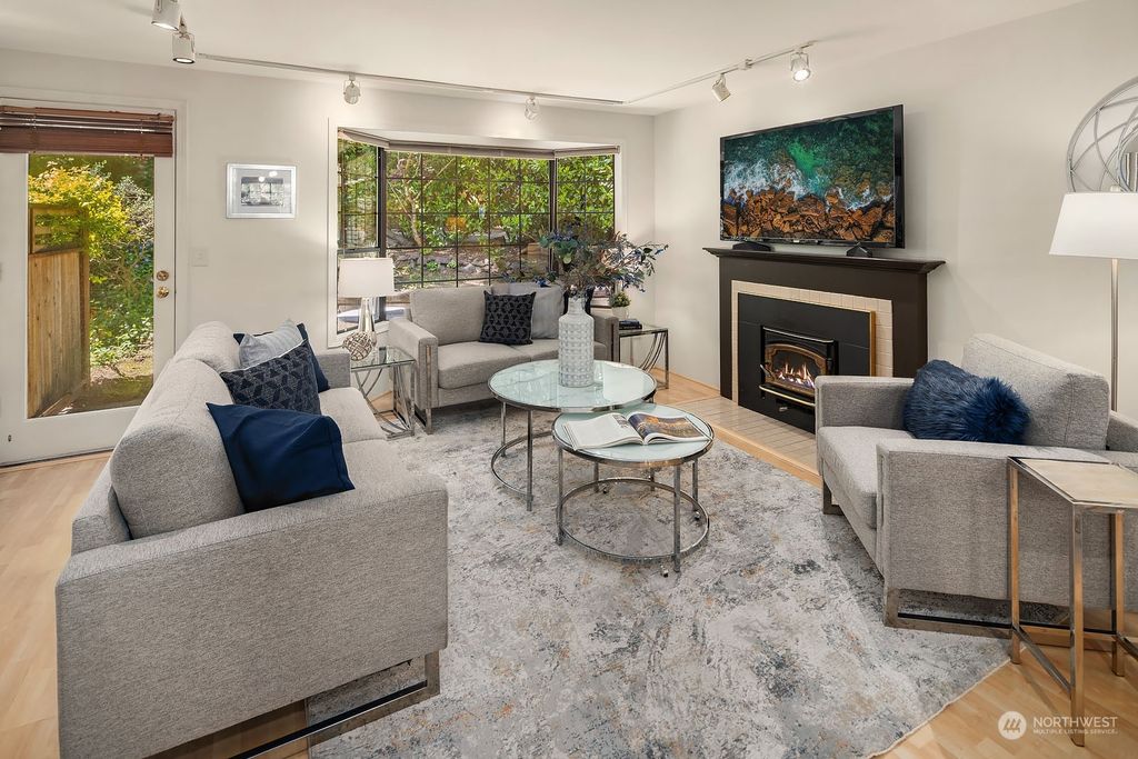 Photo of 8619 139th Avenue NE, Redmond, WA 98052 (MLS # 2232787)