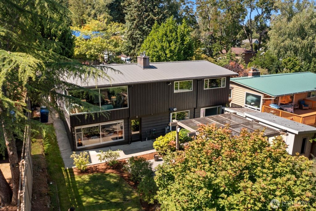 Photo of 10040 35th Avenue NE, Seattle, WA 98125 (MLS # 2423751)