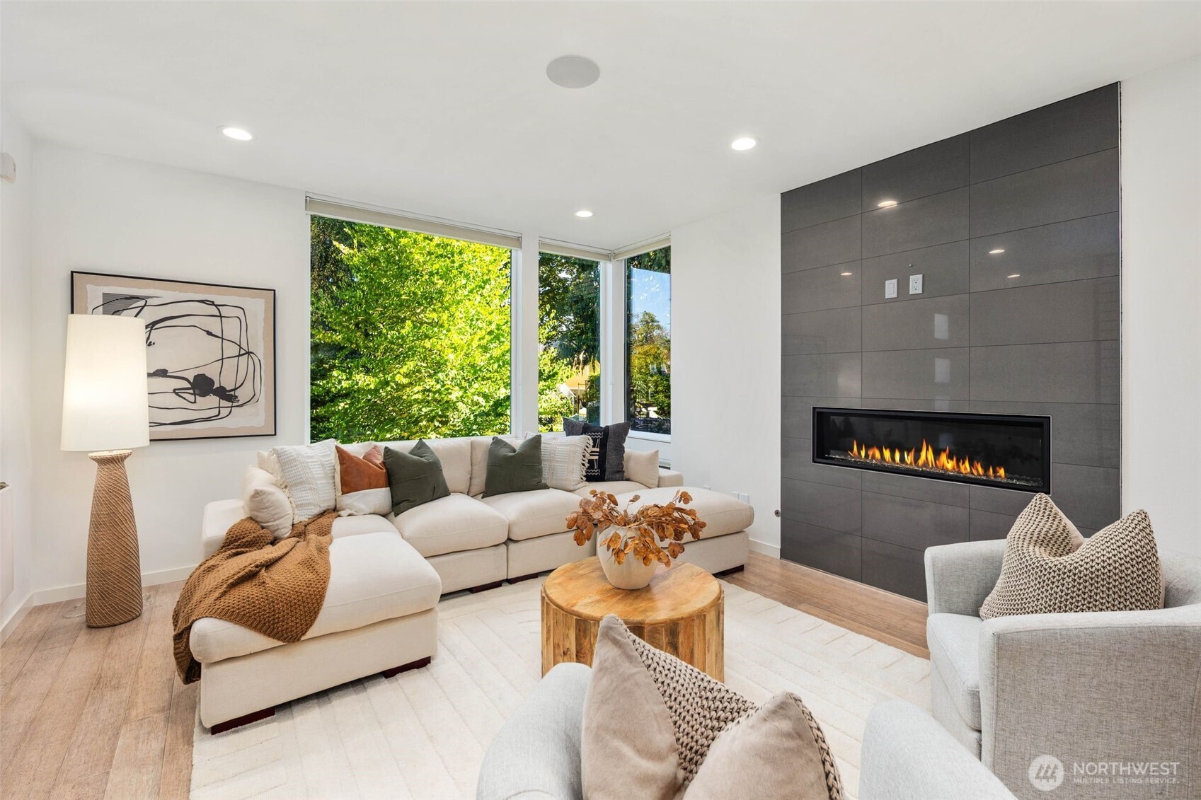 2117 5th Ave W