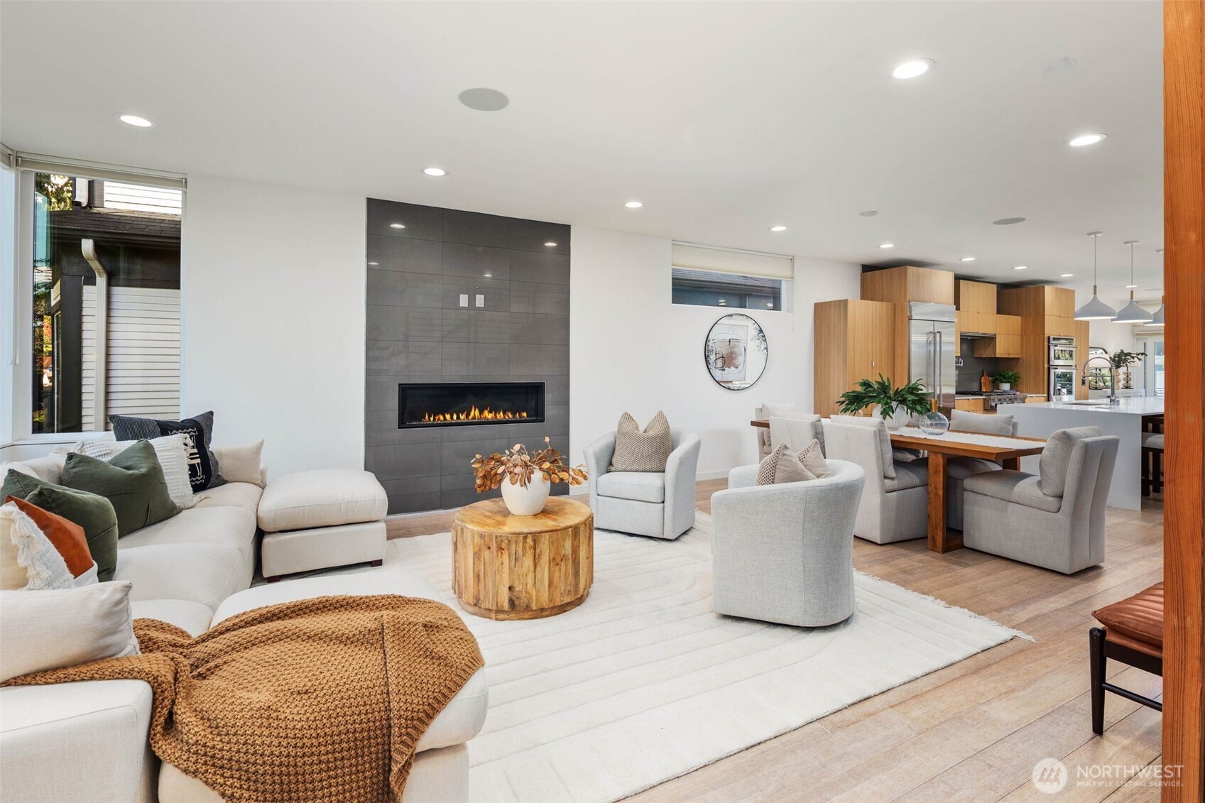 2117 5th Ave W